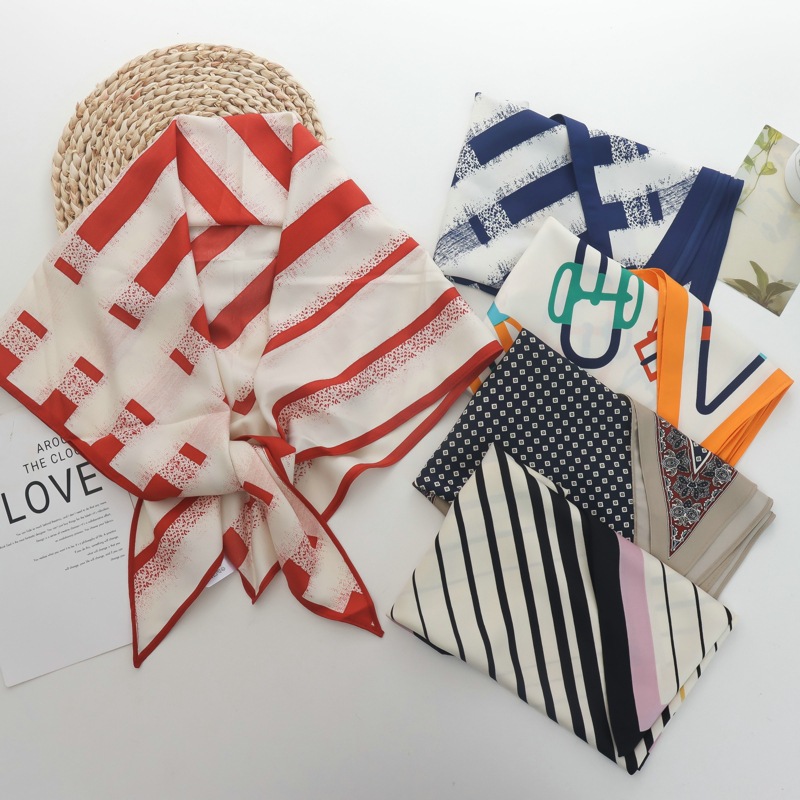 Women'S Fashion Korea - South Korea Striped Tube Top Triangular